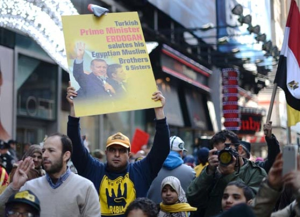 Erdoğan pankartları Times Meydanı‘nda
