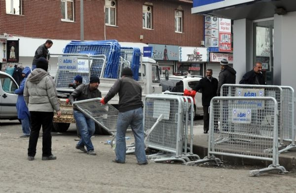 İşte seçimi iptal ettiren yırtık oy torbası