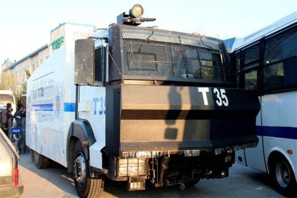 İstanbul'da operasyon: İşçiler gözaltında
