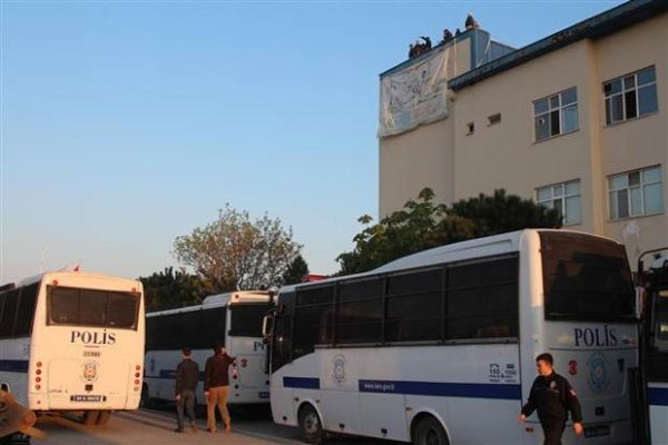 İstanbul'da operasyon: İşçiler gözaltında
