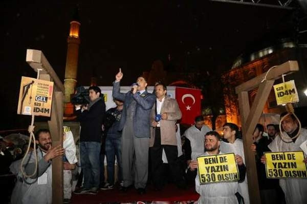 İstanbul'da kefenli protesto