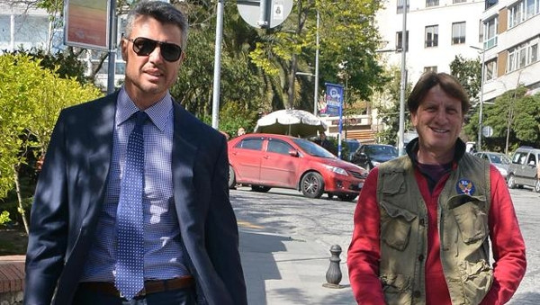 Biri eski eşi diğeri eski sevgilisi