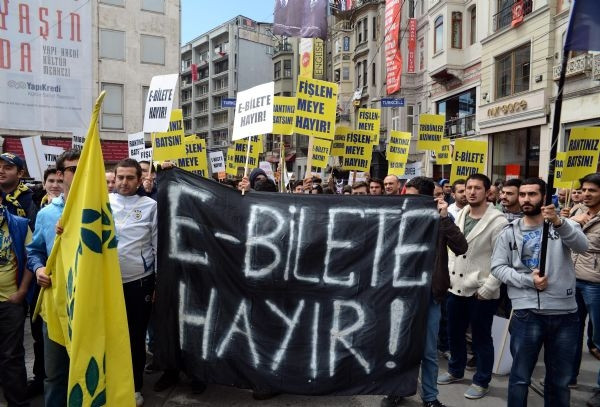 G.Saray Meydanı'nda polis müdahalesi!
