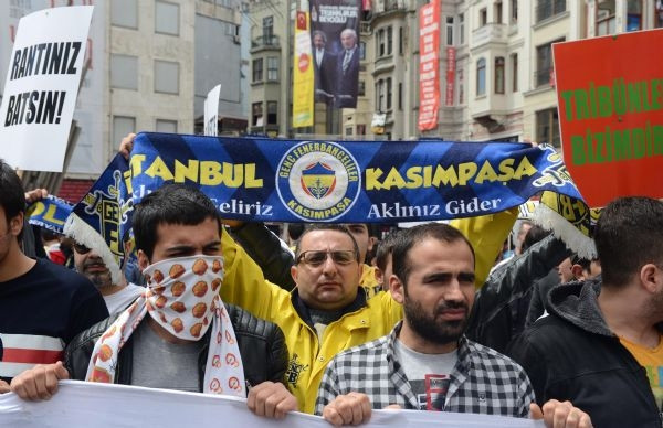 G.Saray Meydanı'nda polis müdahalesi!