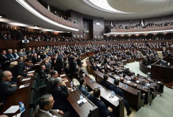 İşte AK Parti'de milletvekili olamayacak isimler