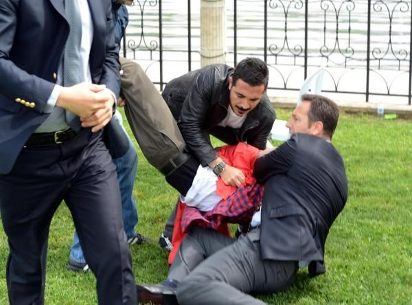 23 Nisan töreninden Berkin Elvan protestosu