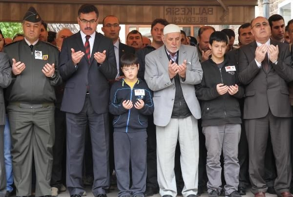 Şehit polise son görev