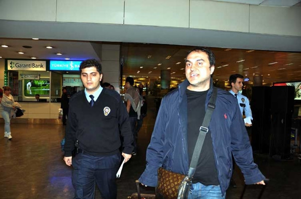 Havalimanı’nda gözaltına alındı