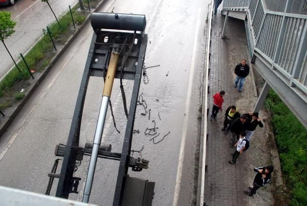 'O sırada bir kütleme sesi duydum'