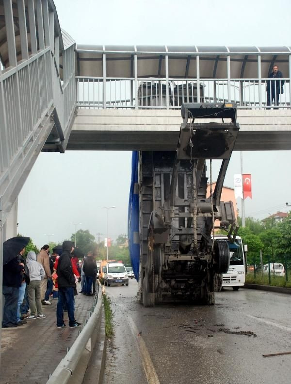 'O sırada bir kütleme sesi duydum'