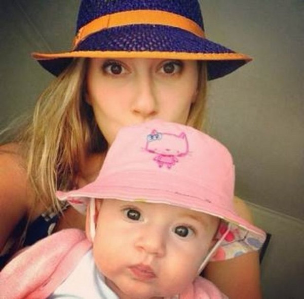 Şeyma Subaşı'ndan türbanlı selfie