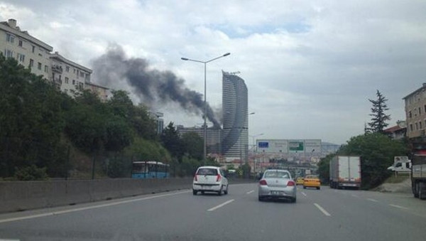 Akasya AVM'de yangın