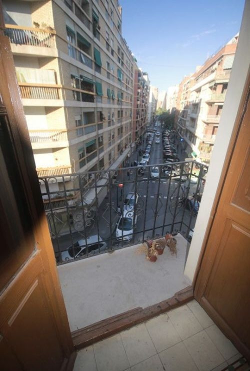Balkonundan sıkılınca...