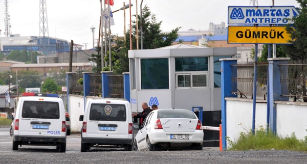 Demet Akalın‘ın kayınpederine şok baskın!