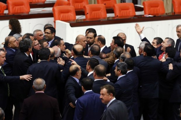 Meclis'te gergin anlar
