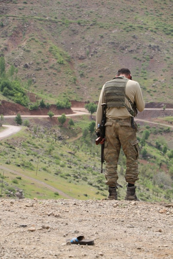 Hakkari'de 3 asker şehit 8 asker yaralı