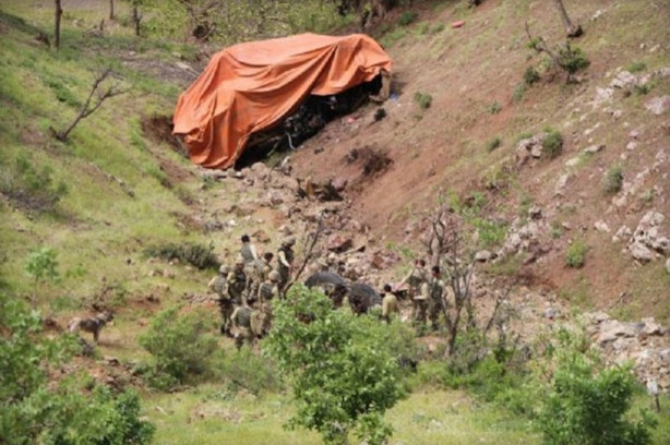 3 askerin şehit olduğu kirpi, 150 metrelik uçuruma yuvarlanmış