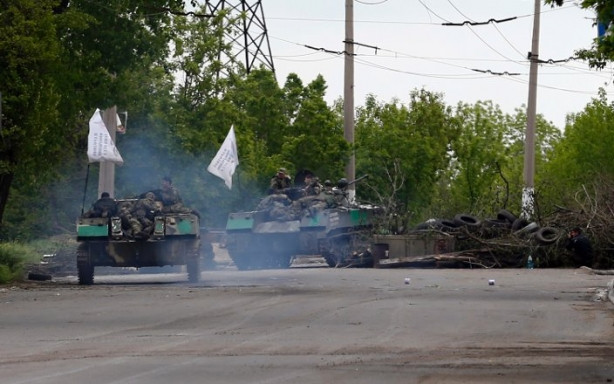 Ukrayna'da kadınlar da silahlandı
