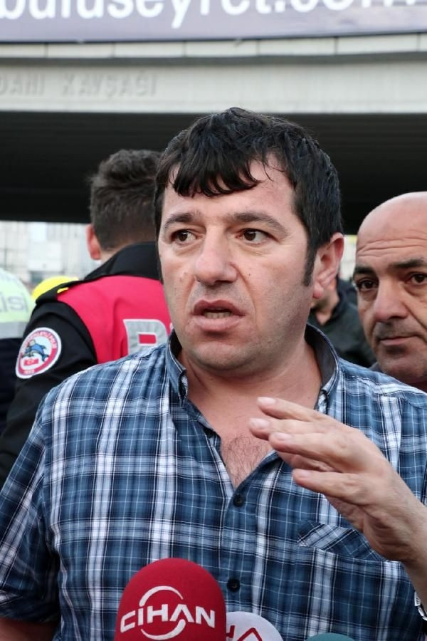 Yaralı polisin elini bırakmadı