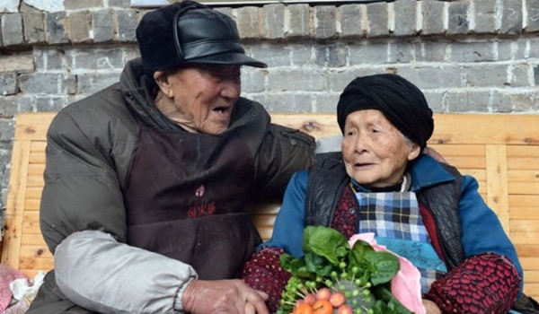 Aşka inanmıyorsanız onlara iyi bakın