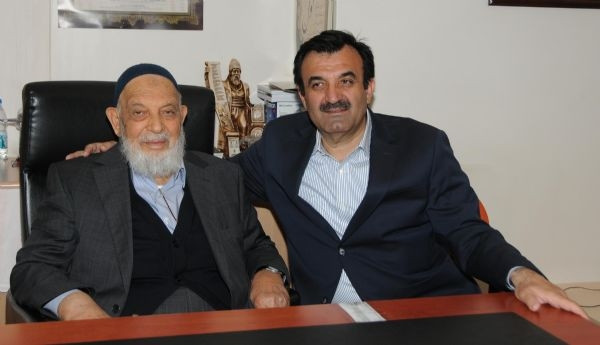 C.Başkanı Gül'ün babası hala çalışıyor