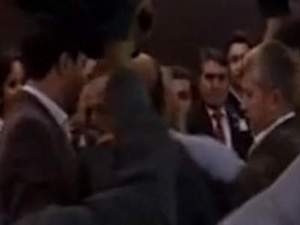Erdoğan'a şok protesto Yaka paça gözaltı...