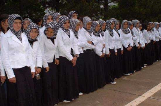 Türban sonunda üniforma oldu