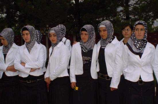 Türban sonunda üniforma oldu