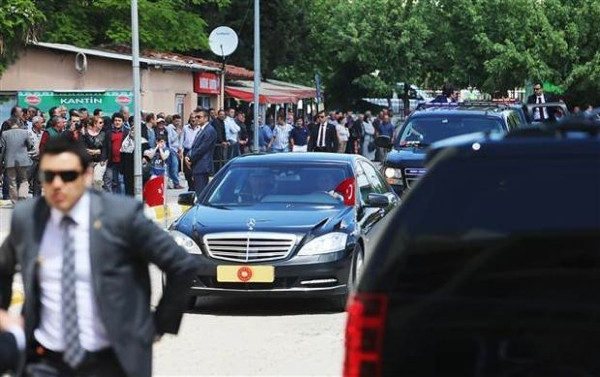 Gül, yaralıları ziyaret etti