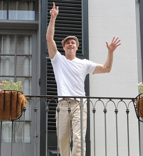 Brad Pitt Mevlana sözünü dövme yaptırdı