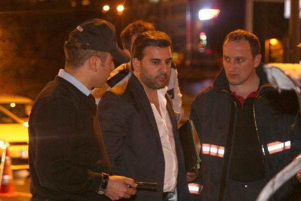 Otomobilinin yanışını cep telefonu ile çekti