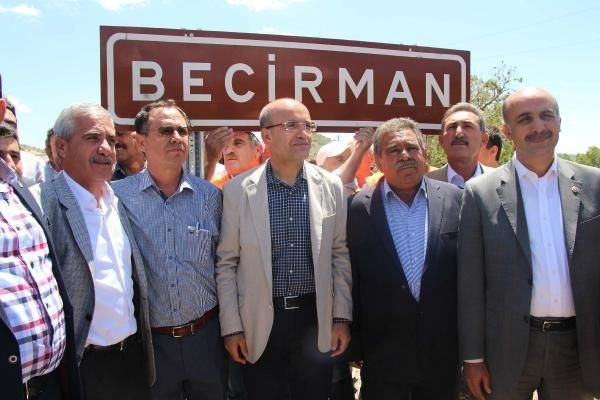 Bakan Şimşek Kürtçe tabelayı astı
