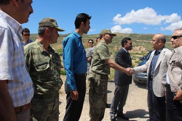 Bakan Şimşek Kürtçe tabelayı astı