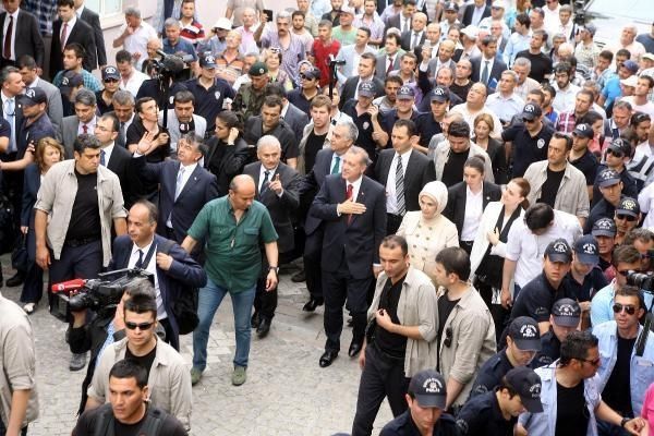 'Bin lira ile ben dört tane çocuğu nasıl geçindireyim?'