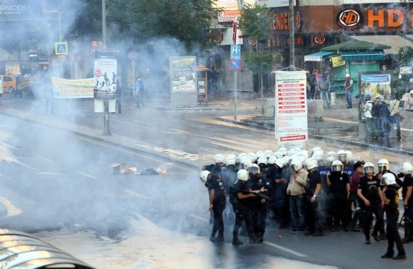 Bir yanda ekmek parası, bir yanda protesto