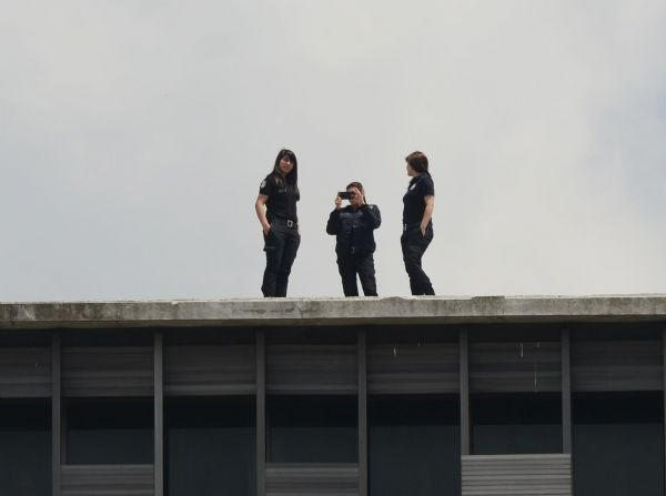 Kadın polislerden 'Taksim selfie'si