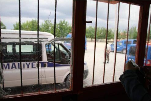 MHP'liler ile CHP'liler kavga etti !