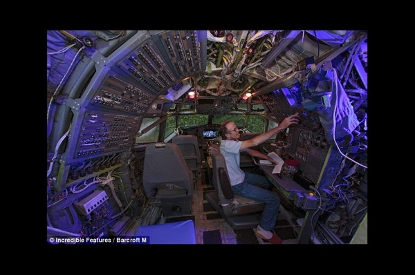 Onun evi, Boeing 727