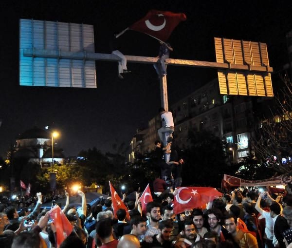 Polis Taksim'e geçilmesine izin vermedi