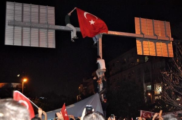 Polis Taksim'e geçilmesine izin vermedi