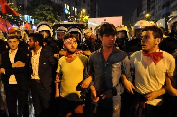 Polis Taksim'e geçilmesine izin vermedi