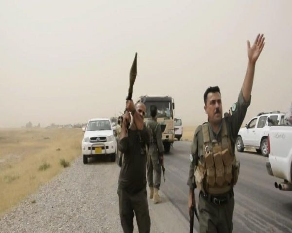 Tuzhurmatu'da devlet daireleri yağmalanıyor