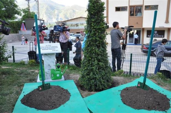 Başbakan Erdoğan'ın helikopteri inerken 3 kişi yaralandı