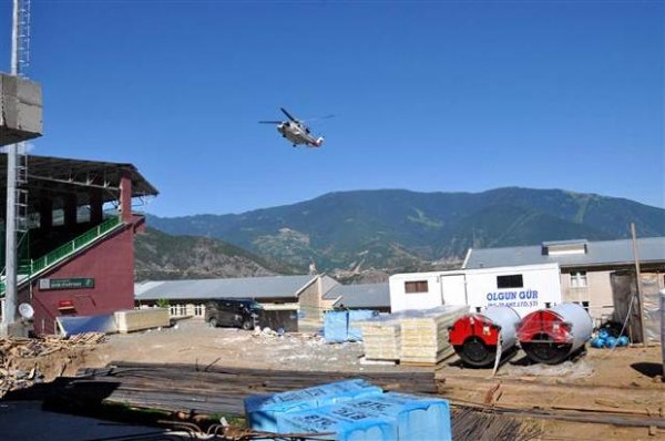 Başbakan Erdoğan'ın helikopteri inerken 3 kişi yaralandı