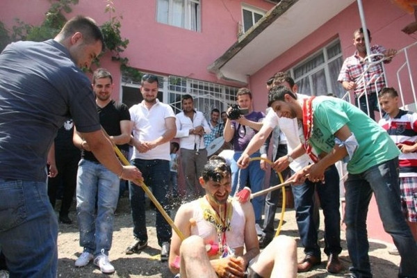 Bazıları için evlenmek kolay değil!