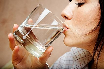 Zinde bir hayat için günde iki litre su için