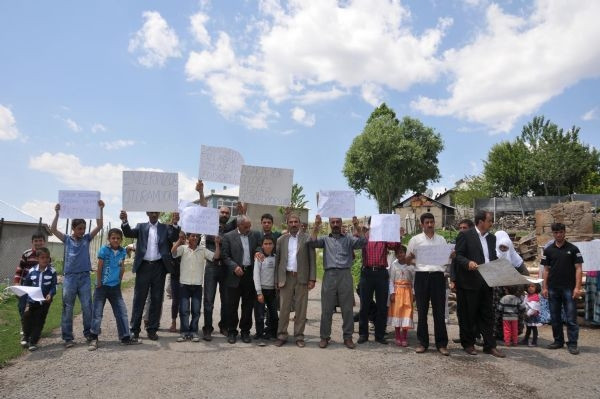 Heyelan vurdu evleri bu hale geldi