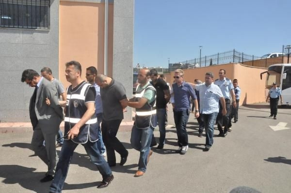 Polis her yerde O'nu arıyor