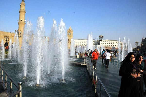 IŞİD katliamından kaçanlar Erbil'de stres atıyor