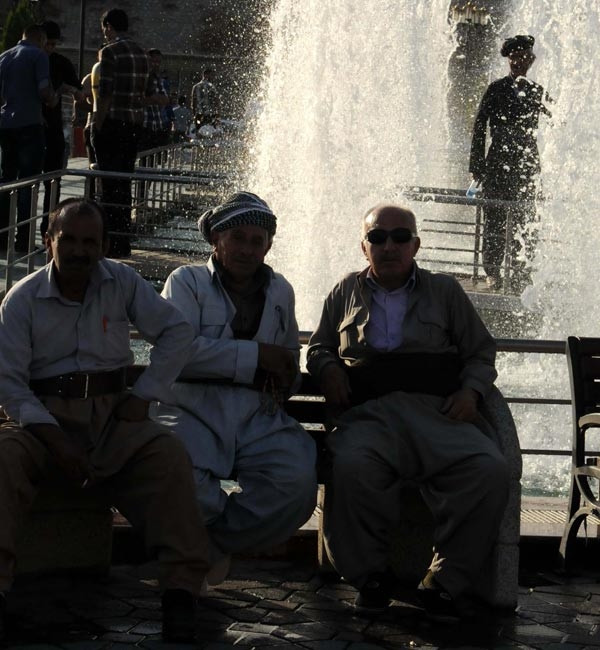 IŞİD katliamından kaçanlar Erbil'de stres atıyor